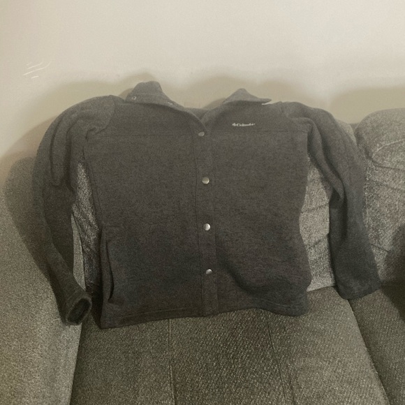 BNWOT - women’s medium Columbia sweater! Button up cardigan. Asking $40 obo - Picture 1 of 6